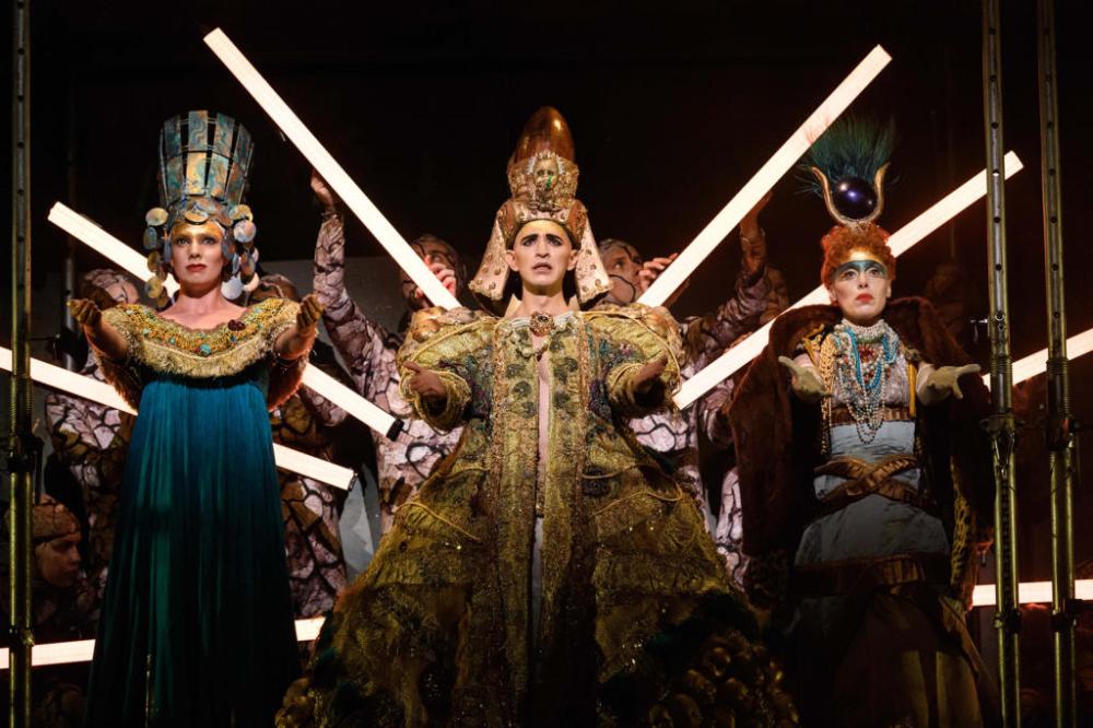ENO-Akhnaten-2019-Katie-Stevenson-Anthony-Roth-Costanzo-and-Rebecca-Bottone-©-Jane-Hobson-2-1024x682