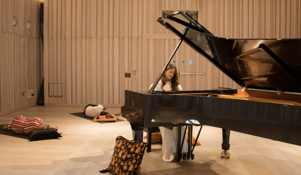 Lie down and listen concert